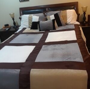 Queen Velvet Comforter Set in Neutral Tones
